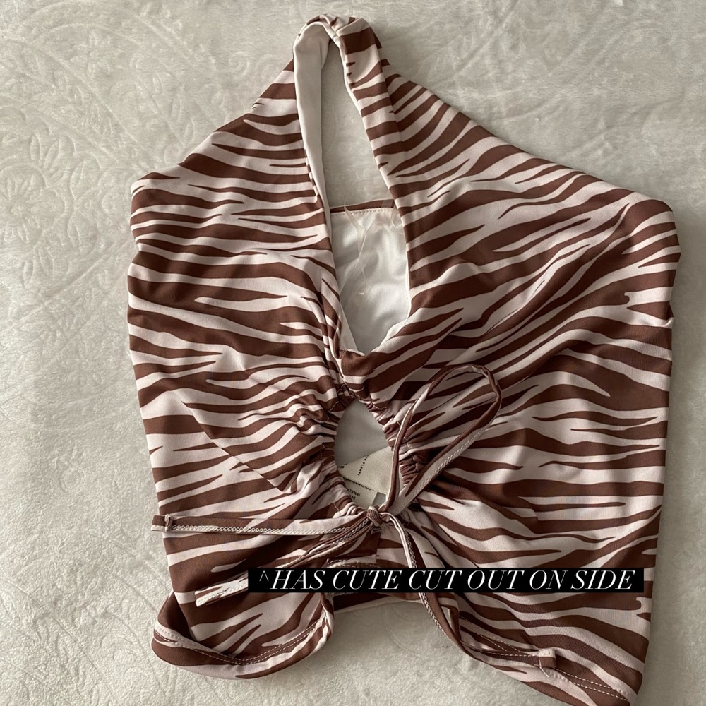 NWT Zebra Print One Shoulder Cropped Cut Out Side Top - Picture 5 of 11